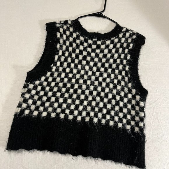 B&W Checkered Sweater Vest - Picture 3 of 5
